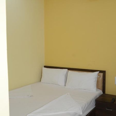מומביי The United Hotel מראה חיצוני תמונה