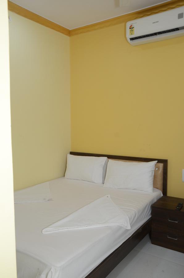 מומביי The United Hotel מראה חיצוני תמונה
